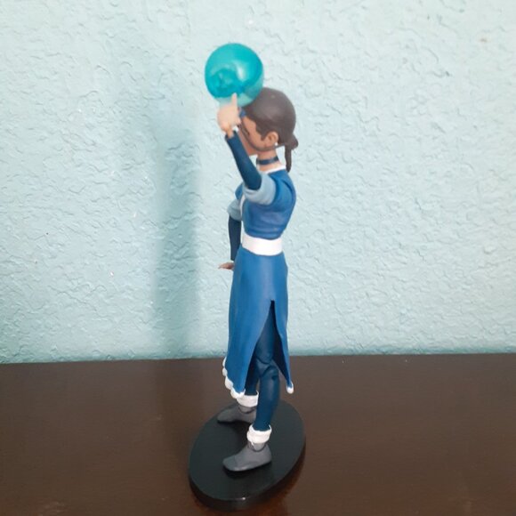 AVATAR THE LAST AIR BENDER KATARA POSEABLE FIGURE DIAMOND SELECT TOYS - Picture 4 of 6